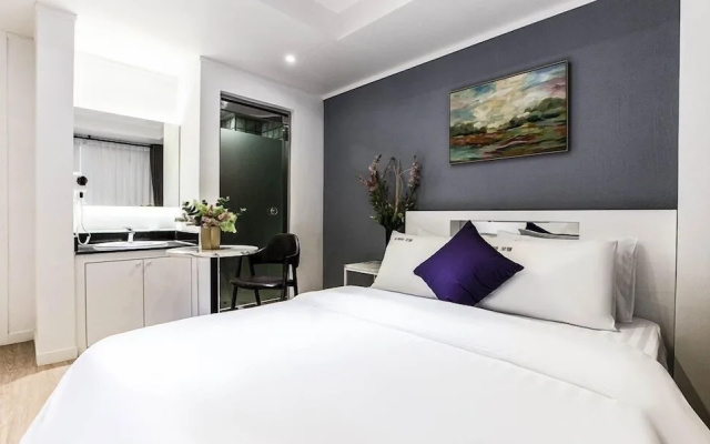 Seocho Dukkeobi Hotel