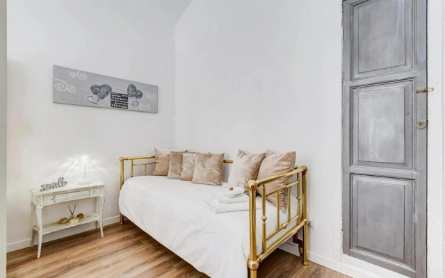 One bedroom appartement with city view and wifi at Roma
