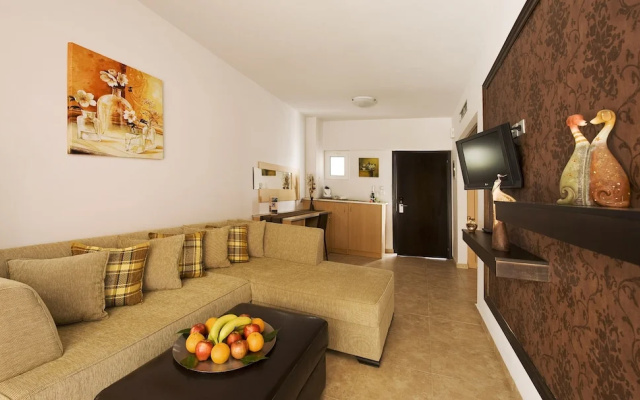 Rhodes Premium Suite, Luxury with Private Hot Tub - Adults Only