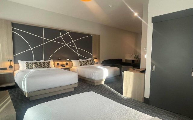 La Quinta Inn & Suites By Wyndham Kelowna Bc
