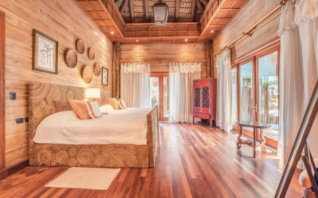 Unique Haven Free Access to Eden Roc Beach Club