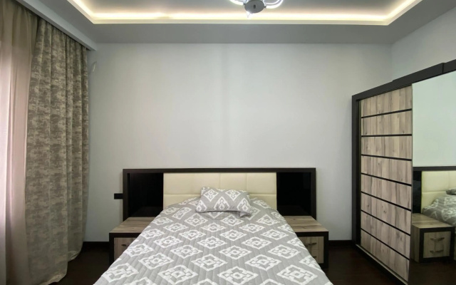 Northern Avenue, 3 bedrooms Luxury, New Renovated apartment TT666