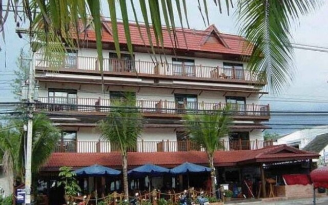 Отель Jomtien Boathouse Таиланд, Паттайя - отзывы, цены и фото номеров - забронировать отель Jomtien Boathouse онлайн вид на фасад