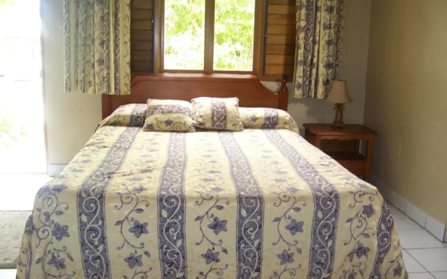 Rhodes Beach Resort Negril