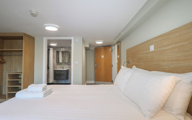 Marine Court Suite