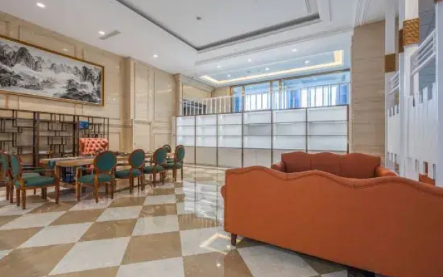 Berlin Hotel (Ningbo Fenghua Libang Plaza)