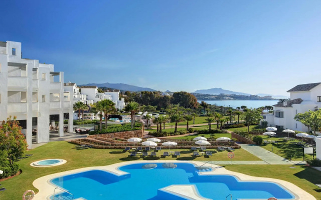 Fuerte Estepona Suites Spa