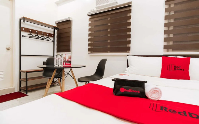 RedDoorz Plus near UST Manila