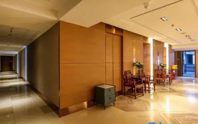 Yue Business Hotel (Dalian Zhongshan Plaza Fulihua International Apartment)