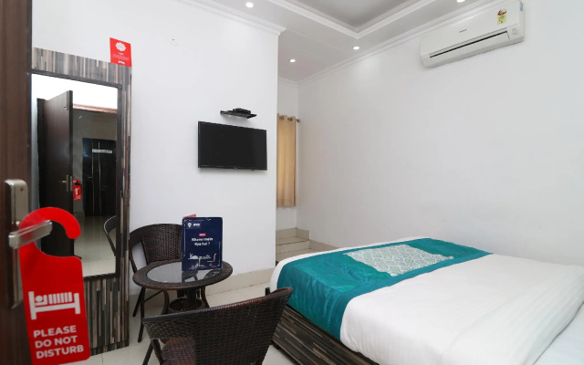 The Reverend by OYO Rooms