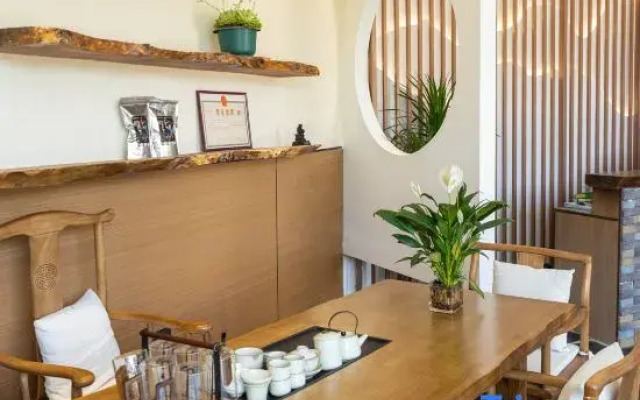 Magpie • Pillow Mountain Guesthouse