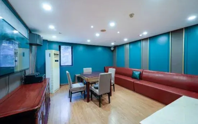 Jujiayuan Hotel (Shanghai Fish Jinhai Lake Metro Station Branch)