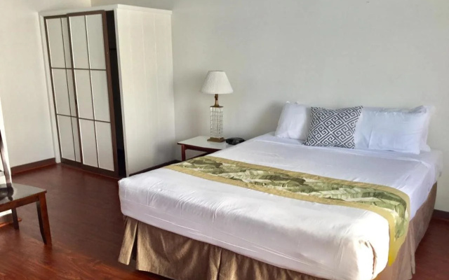 Holiday Surf Hotel
