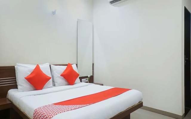 Hotel Sai Srushti