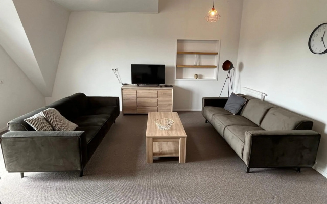 Penthouse DeLuxe