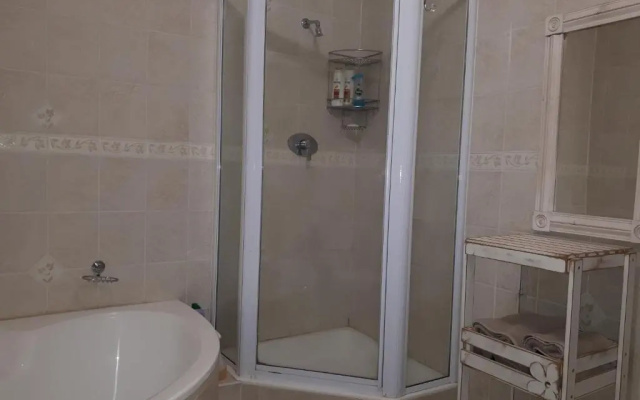 Melsetters Guest Room