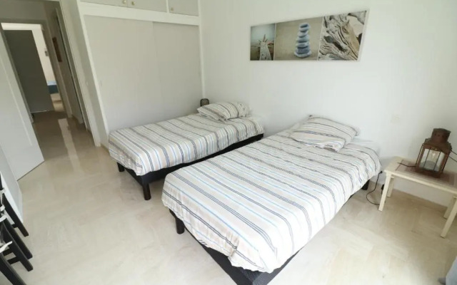 Sea side 2 bedroom with heated pool 322