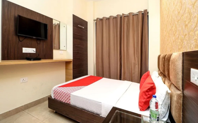 OYO 18377 Hotel New City Top