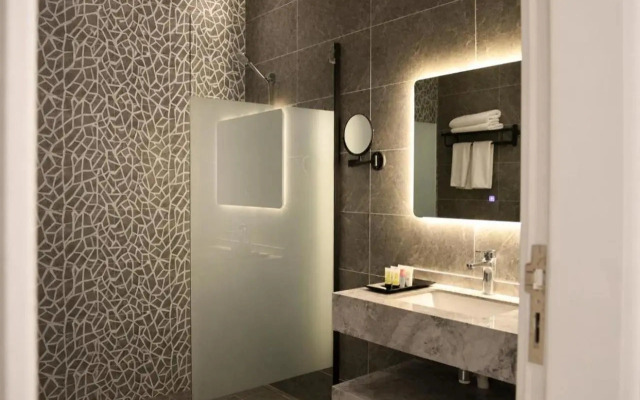 Leaf Suites