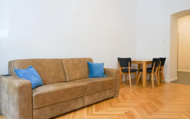 Nadland Apartments B7