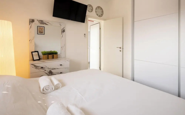 MAMAD - Bahai Gardens Penthouse by Sea N' Rent