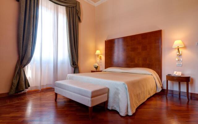 Hotel Pierre комната для гостей