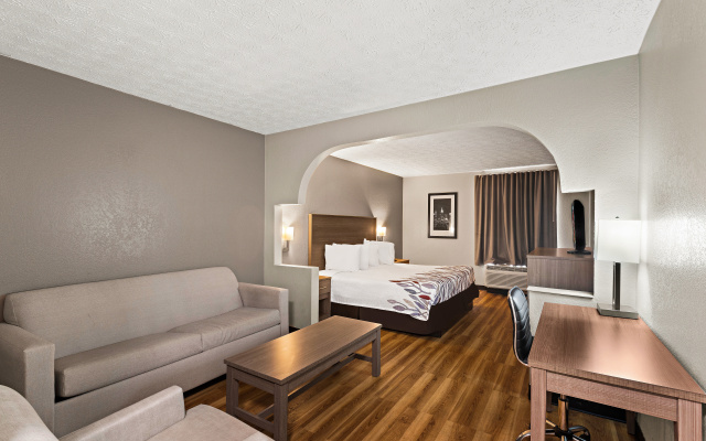 Red Roof Inn & Suites Newnan