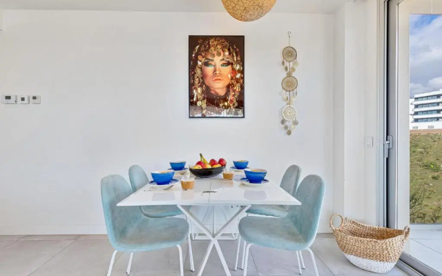 Lovely 3 bedroom apartment next to higueron area.