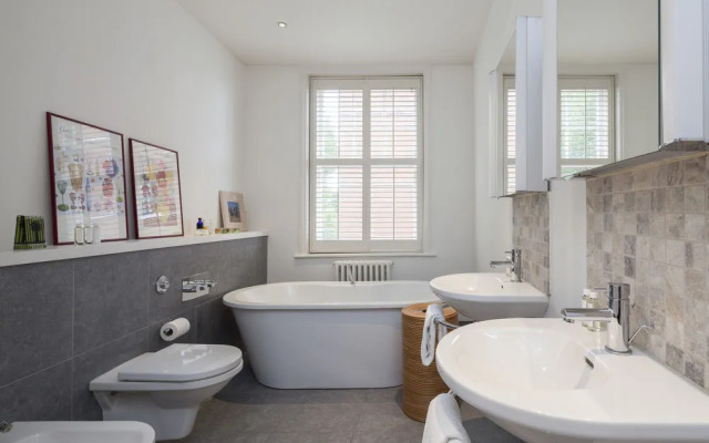 Sloane Gardens X by onefinestay