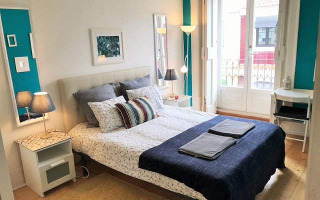 Spacious charming flat - heart of Lisbon
