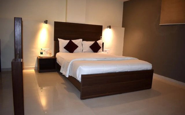 Metropolis Hotel
