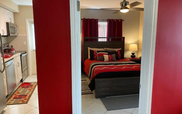 Hainsley Apartments at 1136