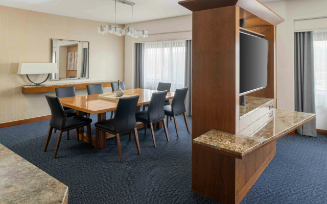 DoubleTree by Hilton San Francisco Airport