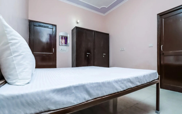 OYO LIFE NOD467 Sector 135