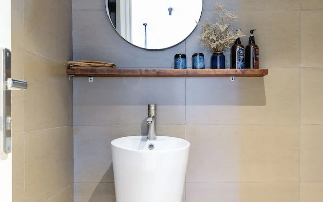 The Hut Boutique Hotel-Notre Dame