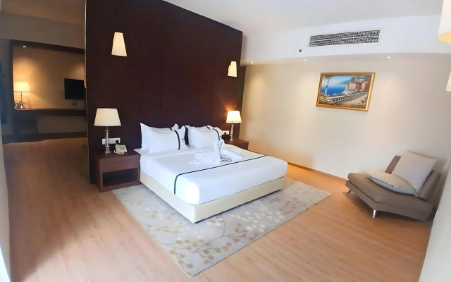 Top Holiday Hotel @ The Mines Seri Kembangan
