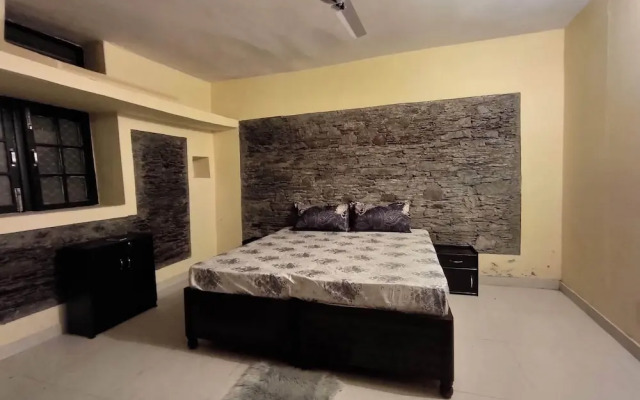 Atulya Neer Hotel