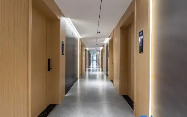 IDJ i Electronic Sports Hotel (Shanghai Jindu Road)
