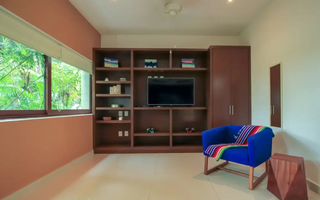 Golf View Luxury Condo hosted by Olahola
