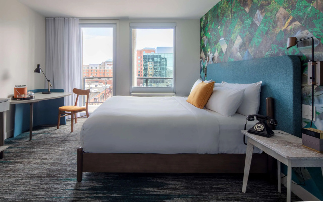 Canvas Moncton, Tapestry Collection by Hilton