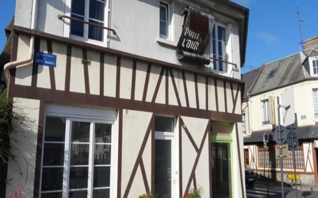 Attractive Apartment in Isigny-sur-mer Near Centre