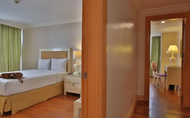 Crown Regency Hotel and Towers