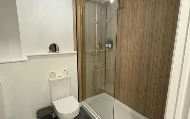 2 Bed-sleeps 3-parking-town Centre
