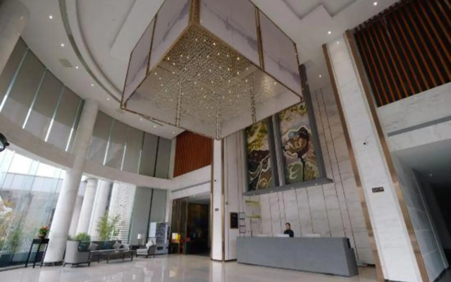 Daqing Jixiang Kaiyue Business Hotel (Daqing East Station People's Hospital)