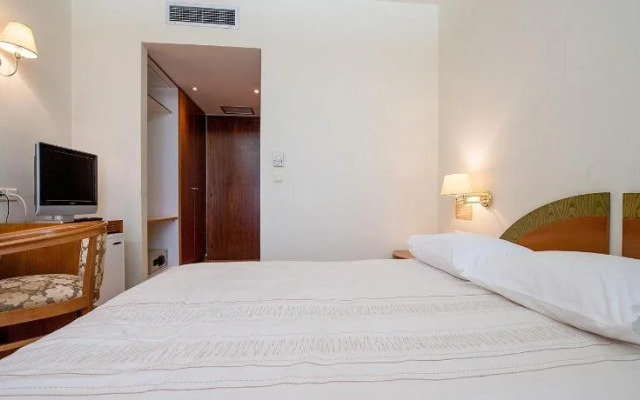 Fthia Hotel