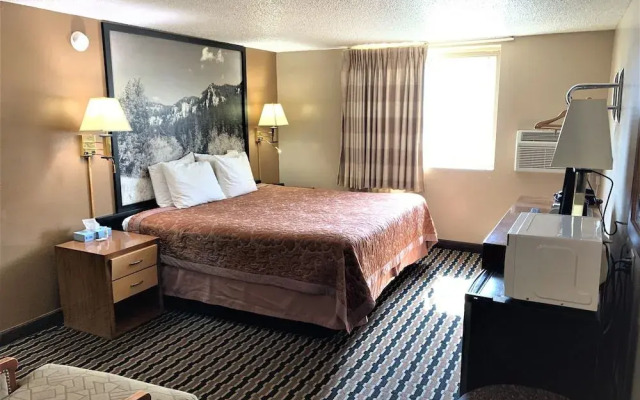 Super 8 by Wyndham Yankton