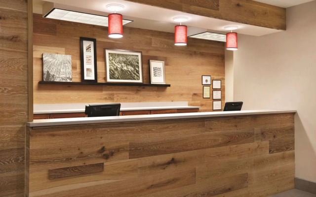 Country Inn & Suites by Radisson, Newnan, GA