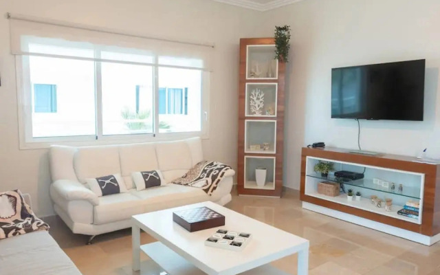Beachfront Condo 2 Pools Private Beach 8 Guest