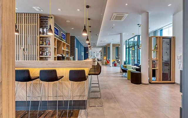 Holiday Inn Express Cambridge West Cambourne by IHG