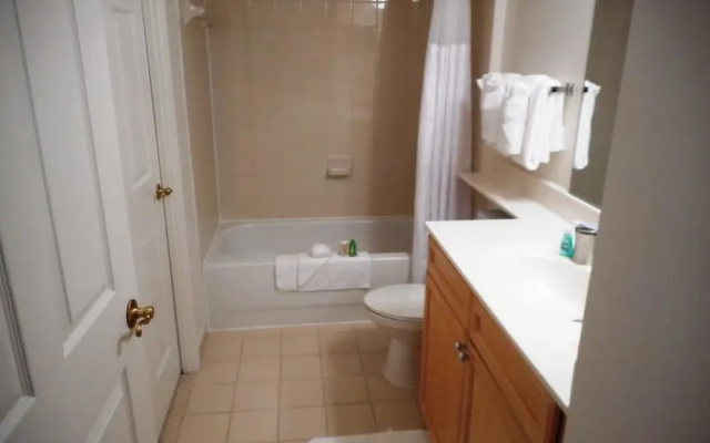 1301 Thomas Circle